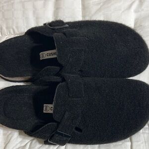 Cushionaire Hana clog black size 10